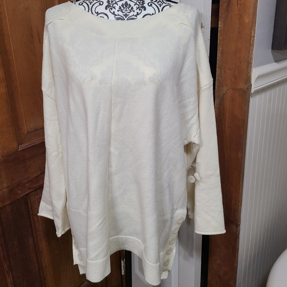 Terra & Sky Cream Button-Detail Sweatshirt